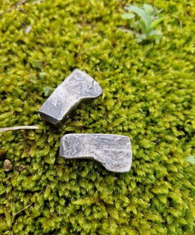 Collana artigianale con ciondolo “Ascia”