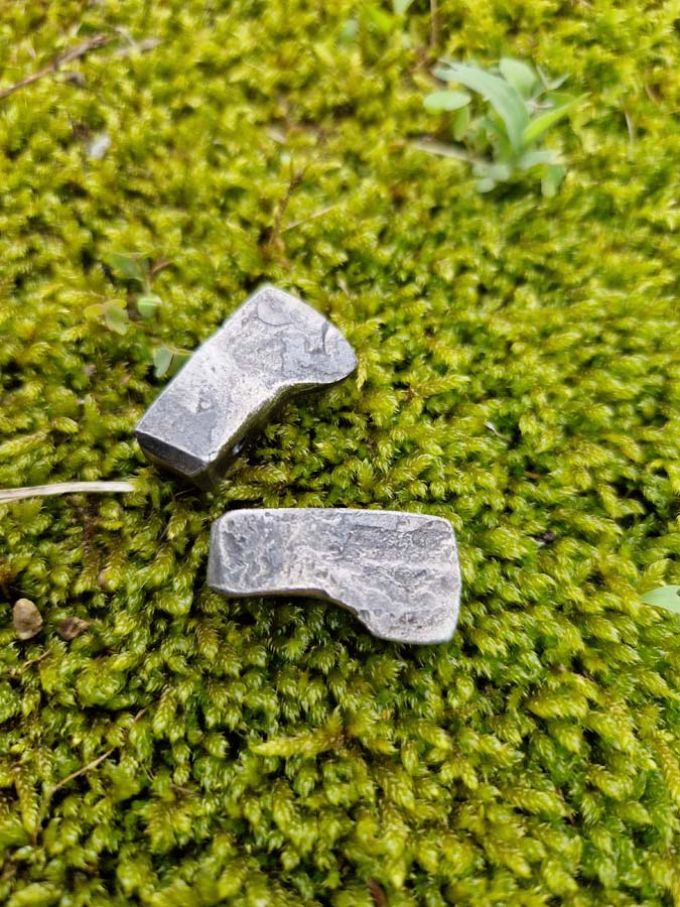 Collana artigianale con ciondolo “Ascia”