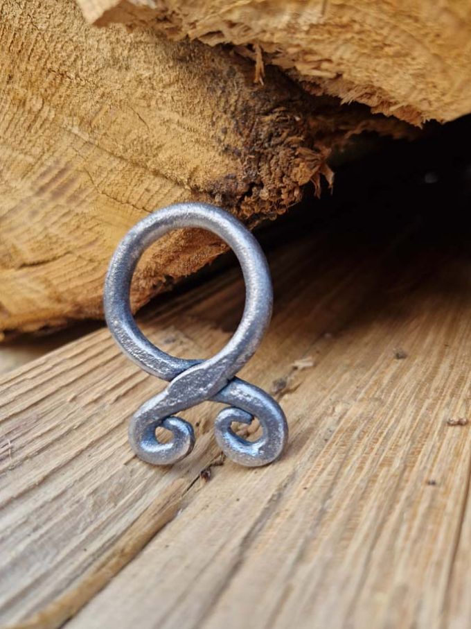 Collana artigianale con ciondolo “Croce del Troll”